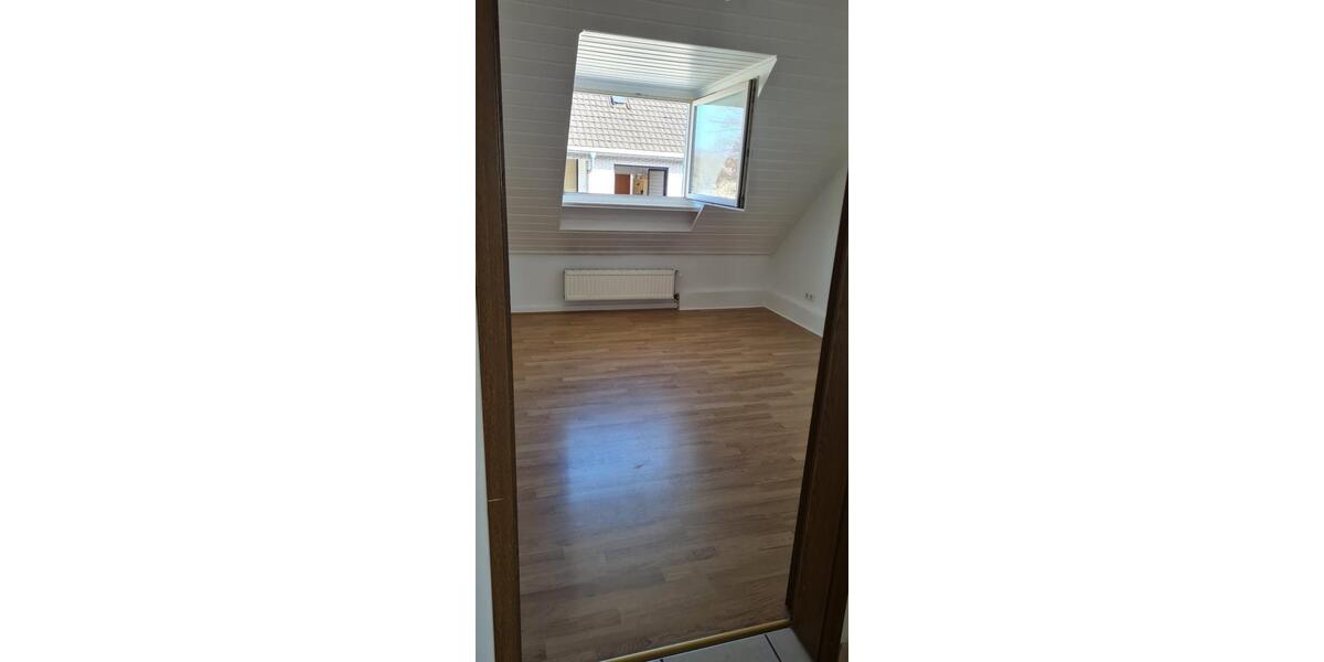 Dachgeschoßwohnung Bonn - 2 Zimmer, 40 m&sup2;, 520&euro; | Angebot:25340764