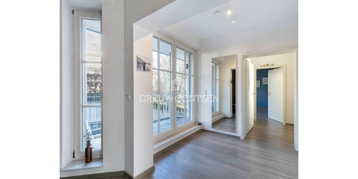 WOHNTRAUM IN KÖLN-MARIENBURG: Großzügige, moderne Wohnung mit Sonnenterrasse 3 zimmer