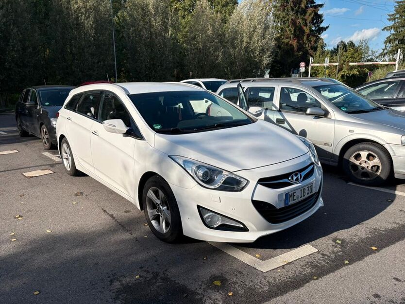 Hyundai i40 210.000 km 6.999 € Monheim 40789