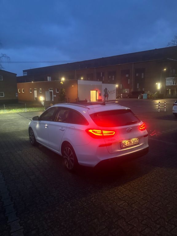i30