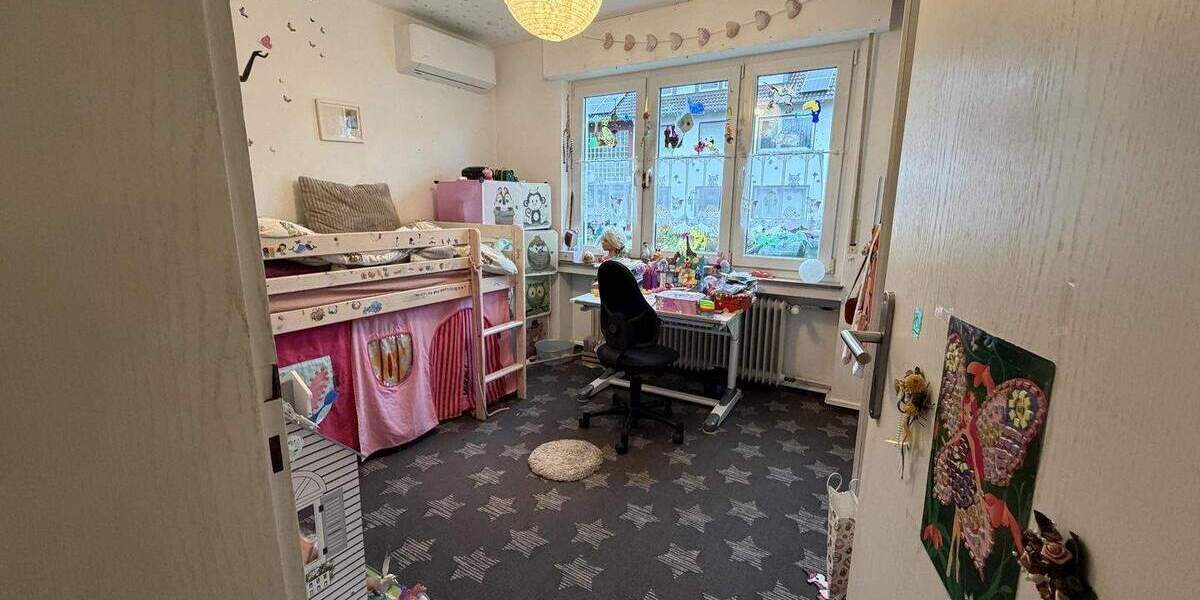 Familienfreundliche Traumwohnung mit weitläufigem Garten 4 zimmer