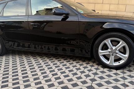 Audi A4 132.000 km 11.500 € Solingen 42655