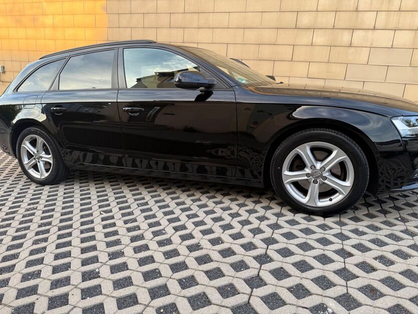 Audi A4 132.000 km 11.500 € Solingen 42655