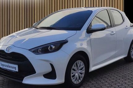 Toyota Yaris 2.500 km 23.940 &euro; Leverkusen 51381