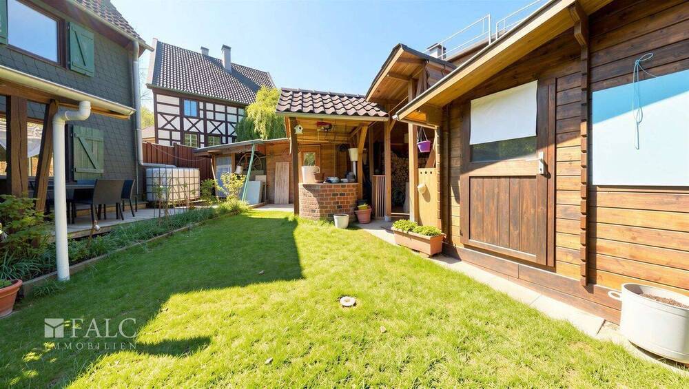 Mehrfamilienhaus, Wohnhaus Solingen Solingen-Mitte - 6 Zimmer, 180 m&sup2;, 349.000&euro; | Angebot:26259127