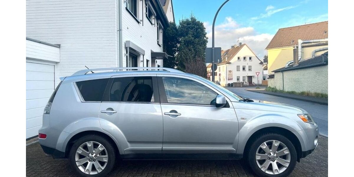 Mitsubishi Outlander 172.000 km 6.900 &euro; Brühl 50321