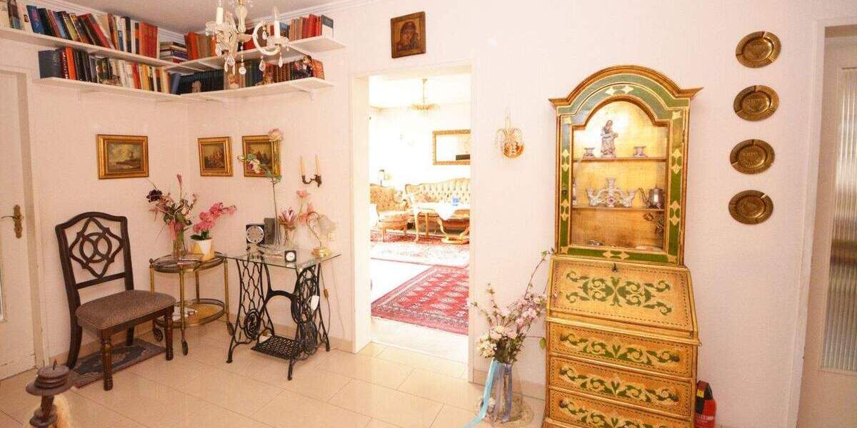 Etagenwohnung Brühl - 3 Zimmer, 100 m&sup2;, 299.000&euro; | Angebot:25748345