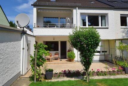 Kauf im Paket: 2 vermietete Wohnungen & 1 Garage in einem 3-Familienhaus in Bonn-Röttgen. 6 zimmer