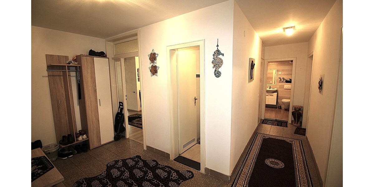 Gut geschnittene, barrierearme und bezugsfreie 4 Zimmer-Wohnung mit Balkon und Tiefgaragenstellplatz - Etagenwohnung Bonn / Tannenbusch Tannenbusch | Angebot:26196067