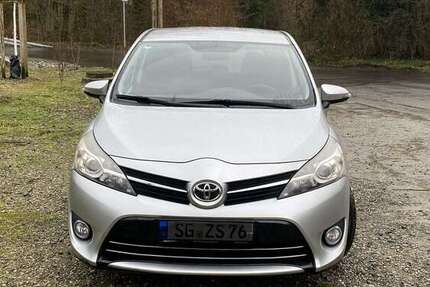 Toyota Verso 173.000 km 5.750 &euro; Solingen 42719