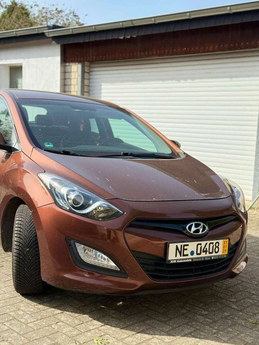 Hyundai i30 105.000 km 5.800 € Grevenbroich 41517