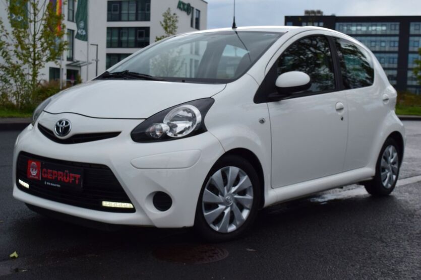 Toyota Aygo (X) 115.000 km 4.100 € Köln (Ostheim) 51107