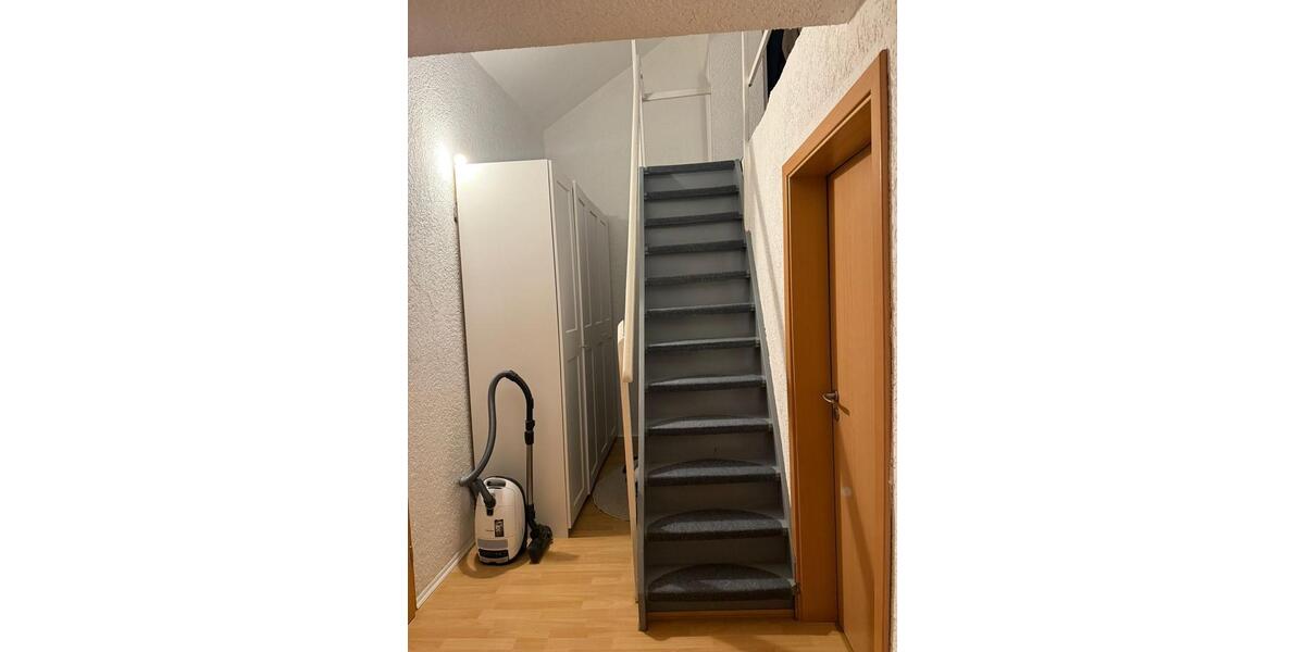 Dachgeschoßwohnung Solingen Ohligs - 3 Zimmer, 93 m&sup2;, 1.160&euro; | Angebot:26033785