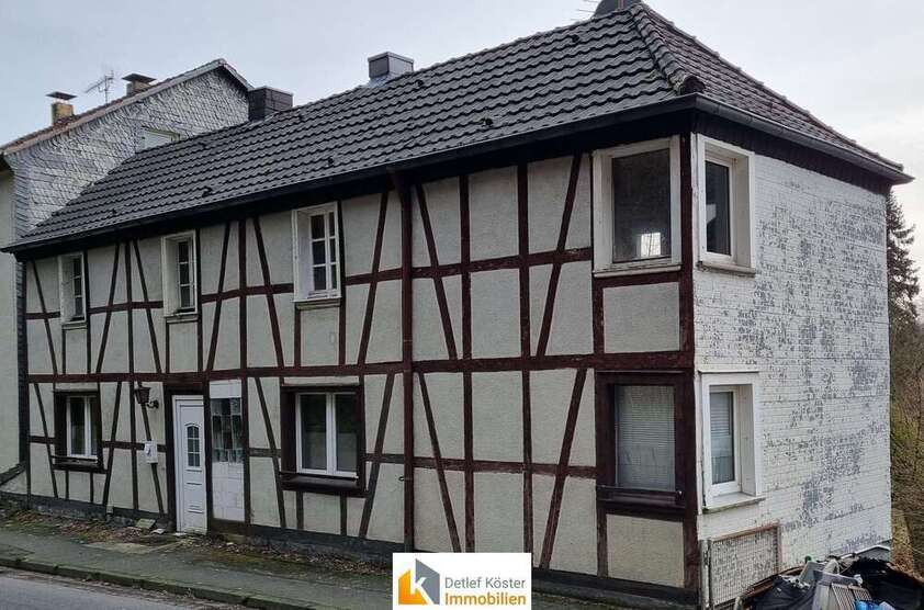 Haus zum Kaufen in Eitorf 160.000 € 100 m²