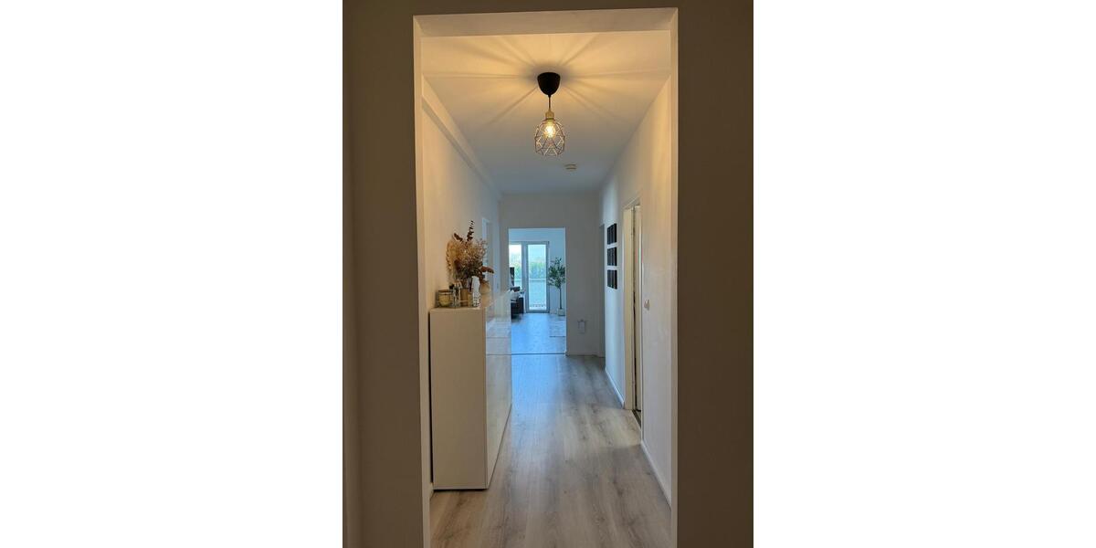 Etagenwohnung Köln Chorweiler - 3 Zimmer, 81 m&sup2;, 1.750&euro; | Angebot:27544326
