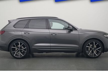 VW Touareg 3.985 km 103.980 &euro; Leverkusen 51379