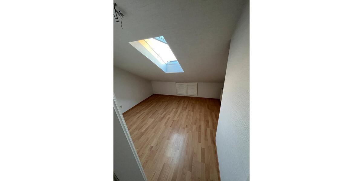 Dachgeschoßwohnung Köln Chorweiler - 2 Zimmer, 54 m&sup2;, 700&euro; | Angebot:24951276