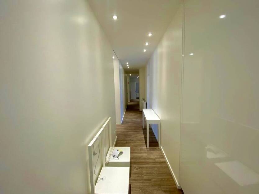 Moderne und großzügige Praxisräumlichkeiten auf zwei Etagen 9 zimmer