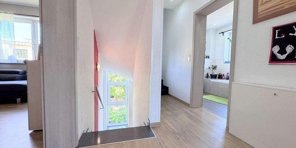 Etagenwohnung Bonn Geislar - 5 Zimmer, 165 m&sup2;, 599.000&euro; | Angebot:25629857