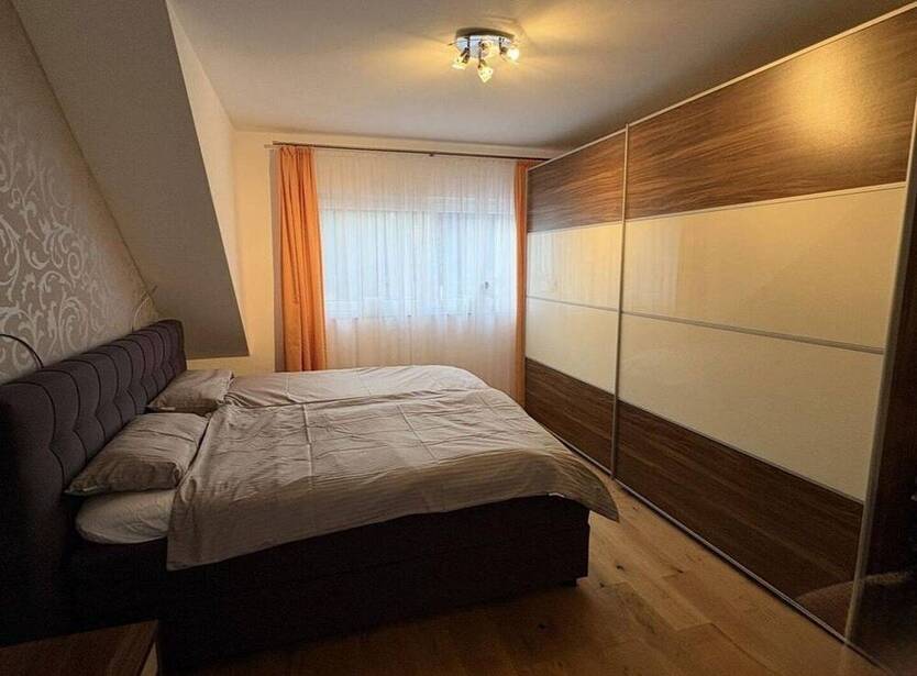 Provisionsfrei* Selten: Wohnen am Rhein - Stilvolles Haus in begehrter Lage von Grimlinghausen
