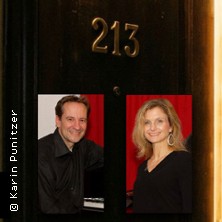 ZIMMER 213 - literarisch-musikalische Performance I Theater, Literatur & Musik 09.05.2026 Hinterhofsalon