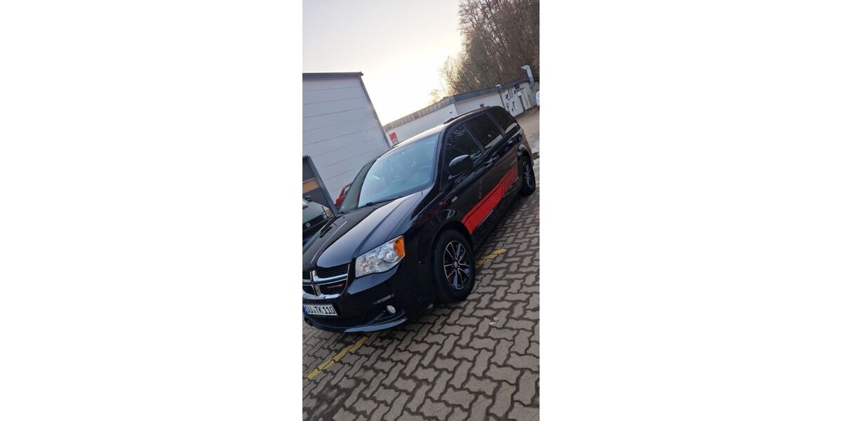 Dodge Grand Caravan 82.500 km 17.900 € Niederkassel 53859
