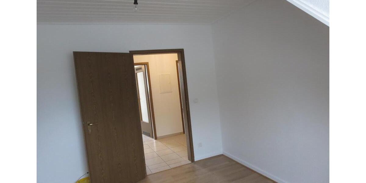 Dachgeschoßwohnung Bonn - 2 Zimmer, 40 m&sup2;, 520&euro; | Angebot:25340764