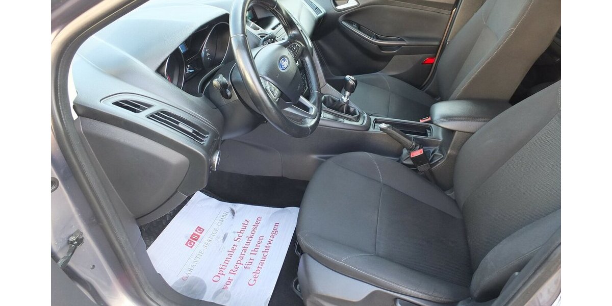 Ford Focus KLIMAUTOMATIK PARKPILOT 4-TÜRIG 118.919 km 6.998 € Köln 50858