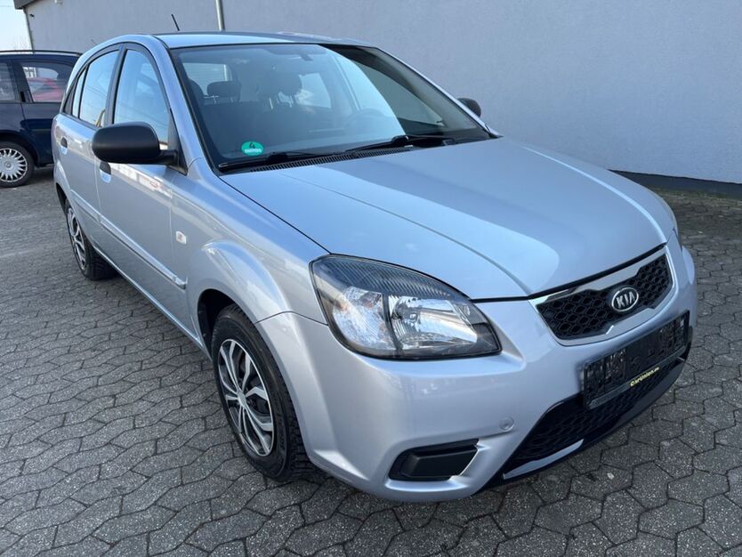 Kia Rio 36.600 km 4.950 € Bornheim 53332