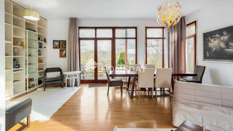 Großzügig, hell, einladend - Ihr Traumhaus mit Blick auf den Petersberg und Drachenfels