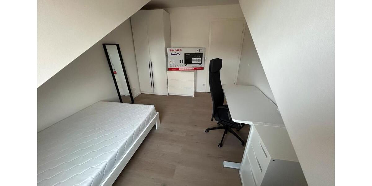 Dachgeschoßwohnung Bonn Gronau - 1 Zimmer, 13 m&sup2;, 580&euro; | Angebot:25312303