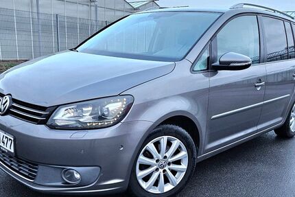 VW Touran 143.700 km 8.800 &euro; Bonn 53123