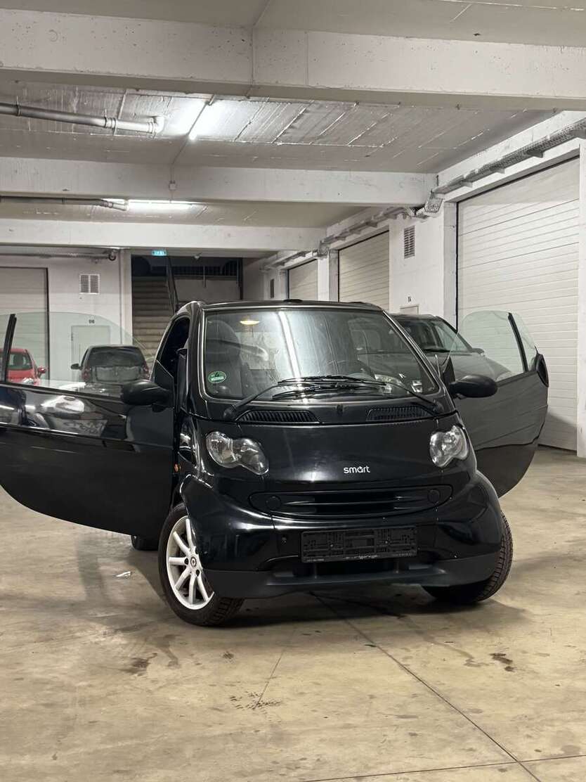 Smart forTwo 119.000 km 2.900 € Köln 50739