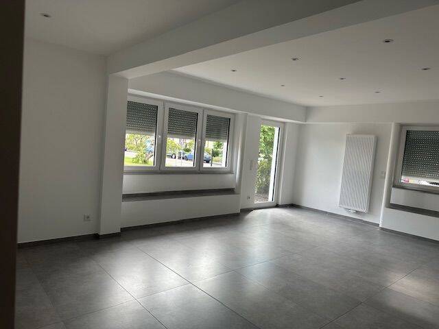 Erstbezug nach Sanierung! Moderne 2 Zi.-Wohnung mit Terrasse in einer ruhigen Wohnstrasse