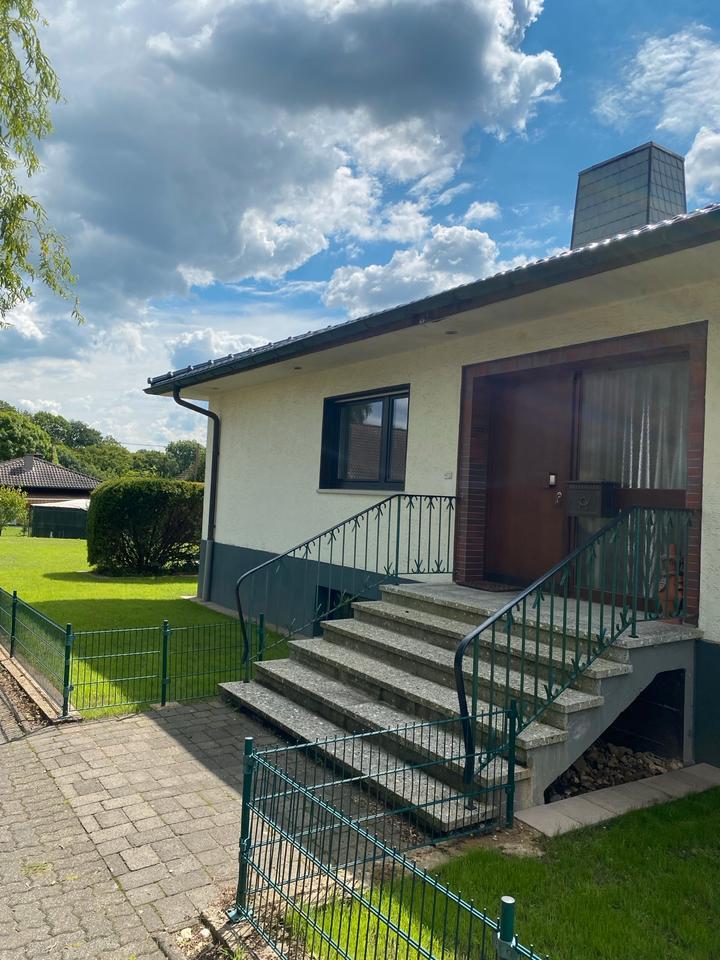 Charmanter Bungalow mit Garten Garage in Hennef