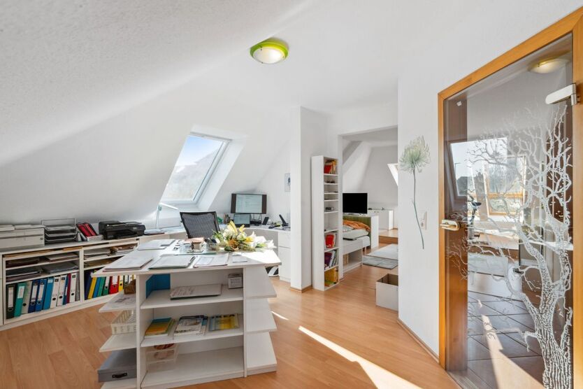 Mit 3D und Video: Modernes Einfamilienhaus mit großem und schön angelegten Garten in Nörvenich! 8 zimmer