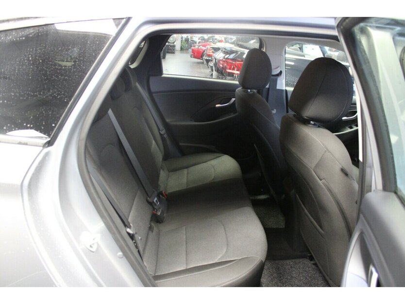 Hyundai i30 1.5 T-GDI 48V-Hybrid DCT 59.321 km 17.980 € Euskirchen 53881