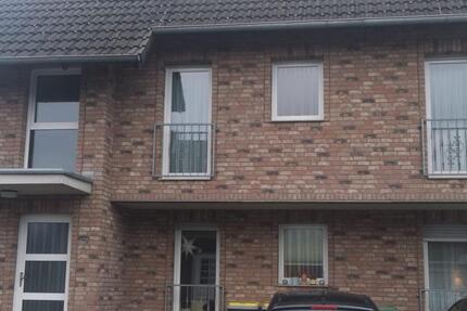 Außergewöhnlich schicke 4-Zimmer(T)raumwohnung mit schöner Terrasse und Garten in Ndk.-Rheidt ! 4 zimmer