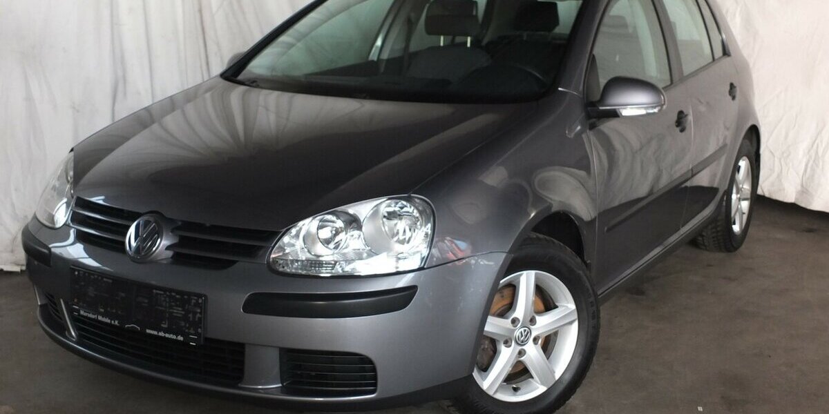 VW Golf TRENDLINE KLIMAAUTOMATIK 5-TÜRIG 132.115 km 4.904 € Köln 50858