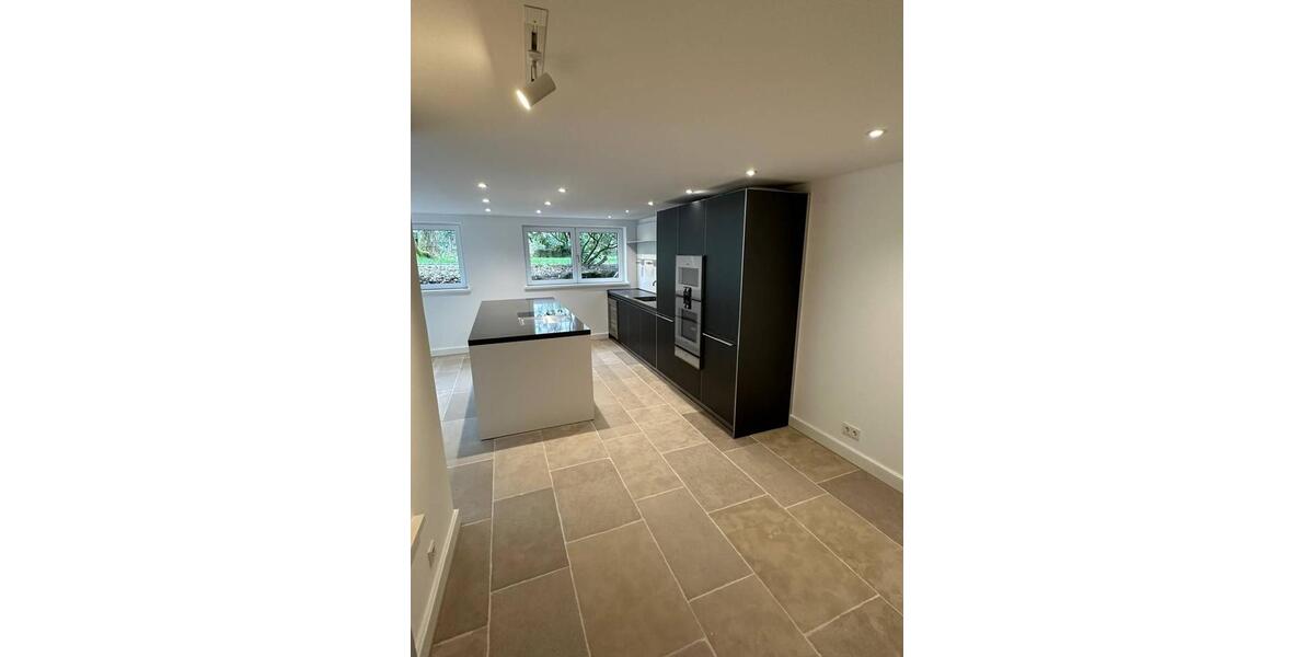 Erdgeschoßwohnung Solingen Ohligs - 4 Zimmer, 168 m&sup2;, 2.350&euro; | Angebot:25918620