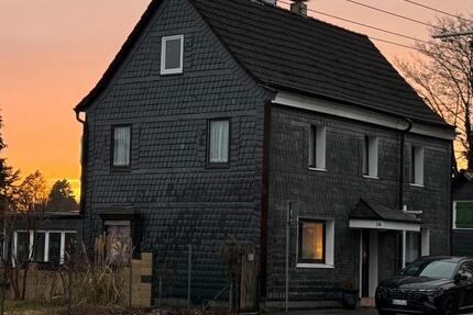 Haus Solingen Burg - 7 Zimmer, 178 m&sup2;, 299.000&euro; | Angebot:26152342