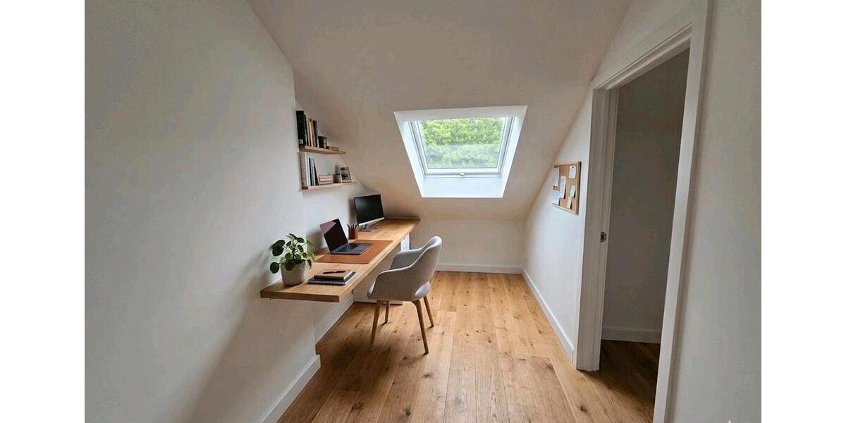 Dachgeschoßwohnung Bonn Dransdorf - 2.5 Zimmer, 82 m&sup2;, 1.353&euro; | Angebot:26407202