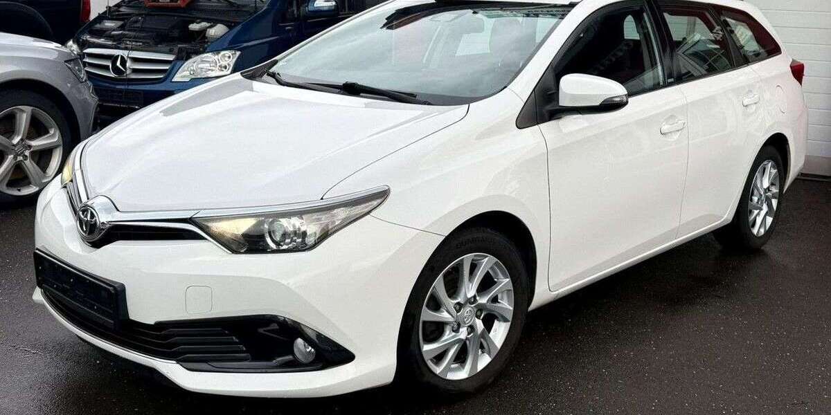 Toyota Auris 177.737 km 9.950 &euro; Solingen 42659