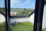 schöne drei Zimmer Wohnung mit Balkon und EBK