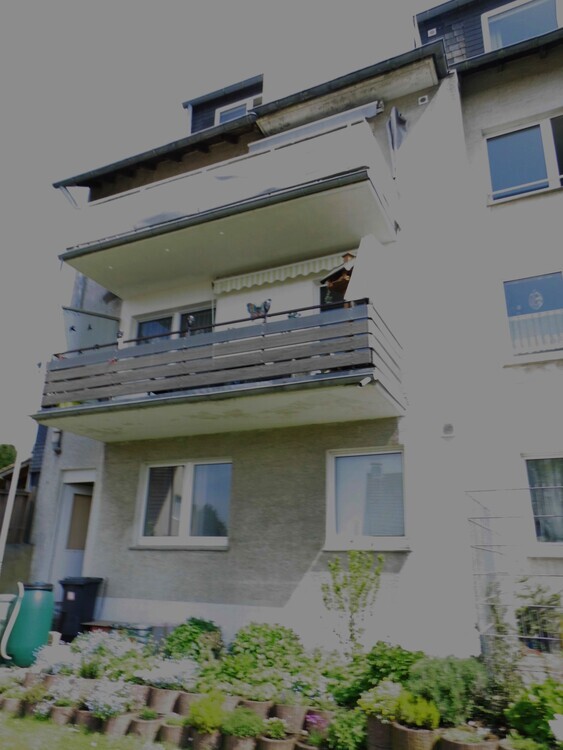 4 Fam.-Haus mit 2 Garagen in Remscheid - West