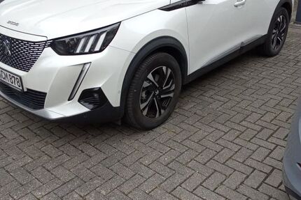 Peugeot 2008 18.000 km 19.900 € Bedburg 50181