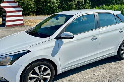 Hyundai i20 76.400 km 7.500 &euro; Troisdorf 53844