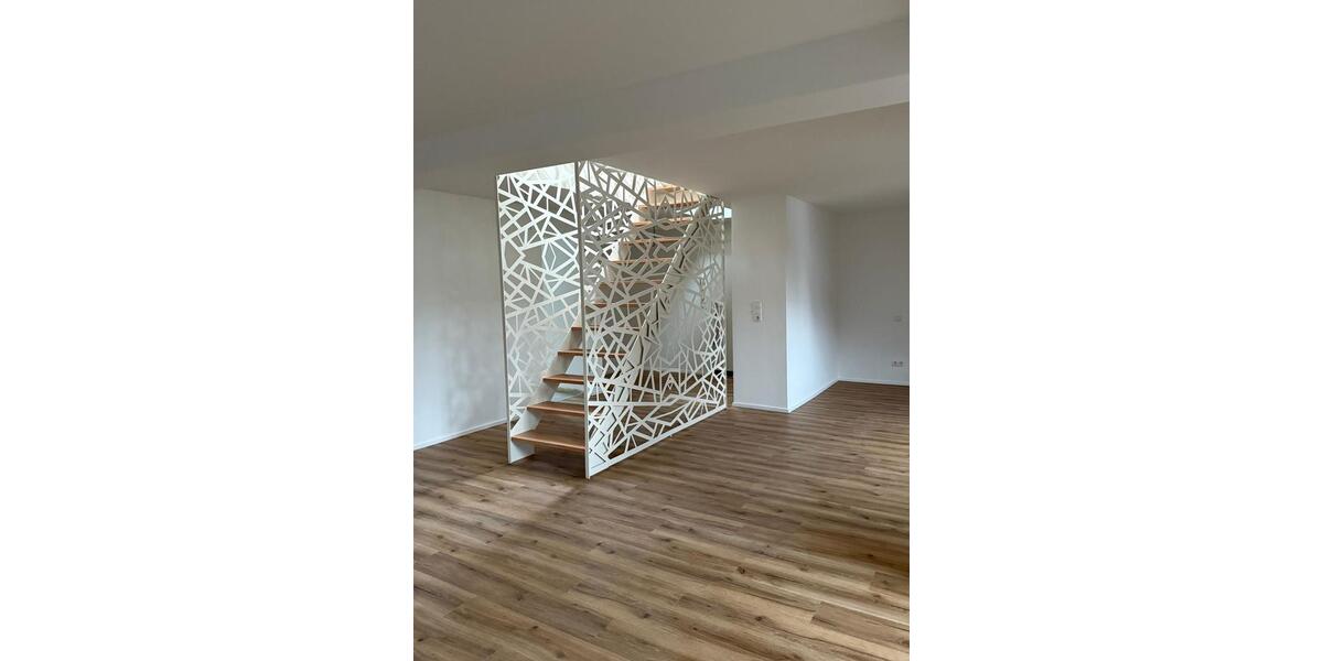 Helle Dachgeschosswohnung in Köln - Villenviertel - modernisiert 2 zimmer