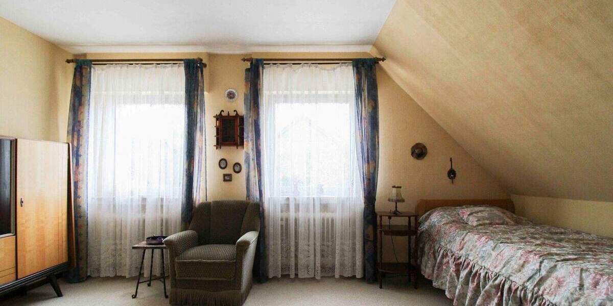 Einfamilienhaus Köln Esch/Auweiler - 7 Zimmer, 170 m&sup2;, 599.000&euro; | Angebot:24846097