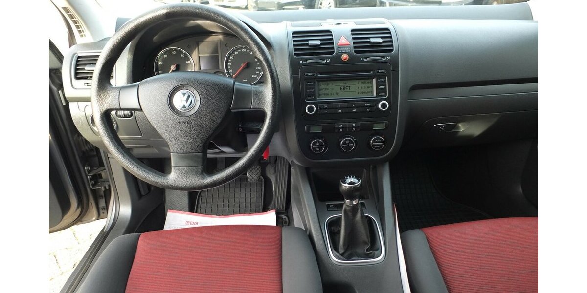 VW Golf TRENDLINE KLIMAAUTOMATIK 5-TÜRIG 132.115 km 4.904 € Köln 50858